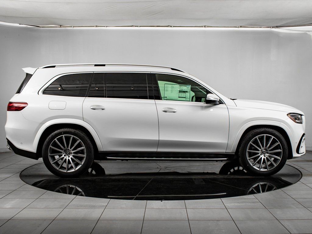 New 2026 MANUFAKTUR Moonlight White Metallic Mercedes-Benz GLS 450 image 6