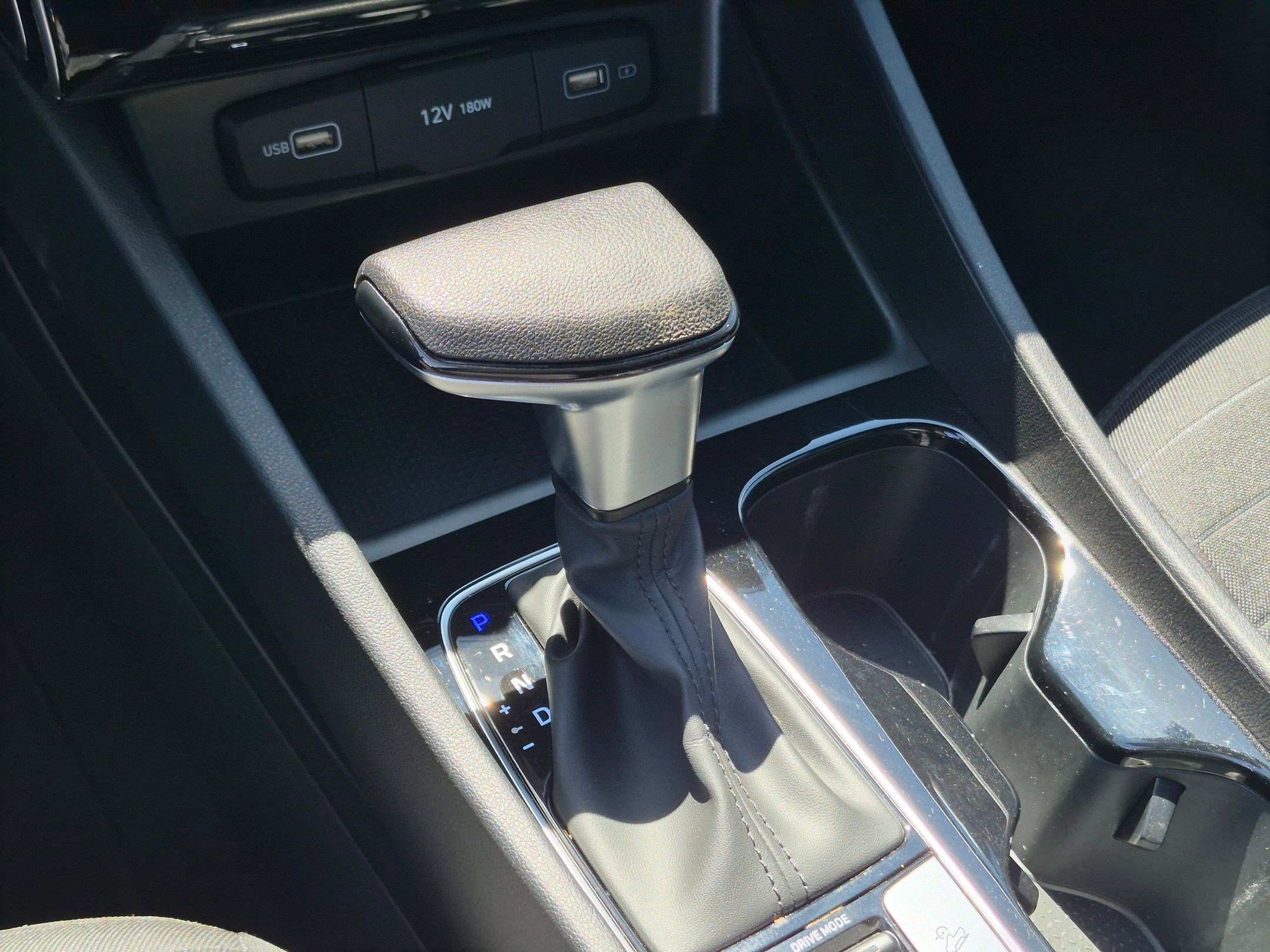 2023 Hyundai Santa Cruz SE - Photo 25