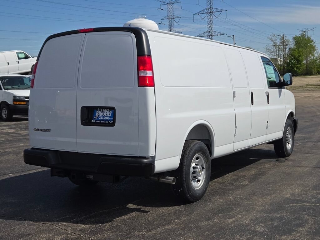 2026 Chevrolet Express Cargo Work Van - Photo 12