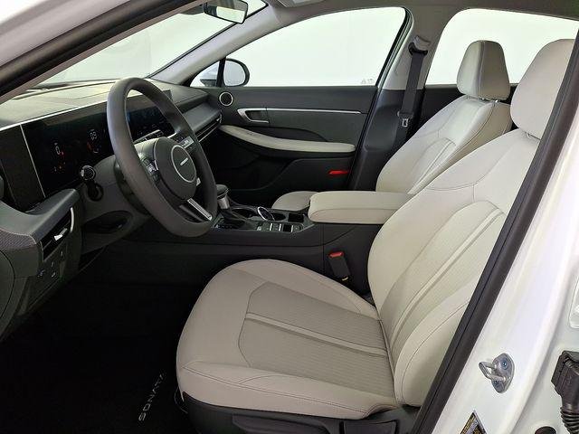 New 2026 White Hyundai SE image 14