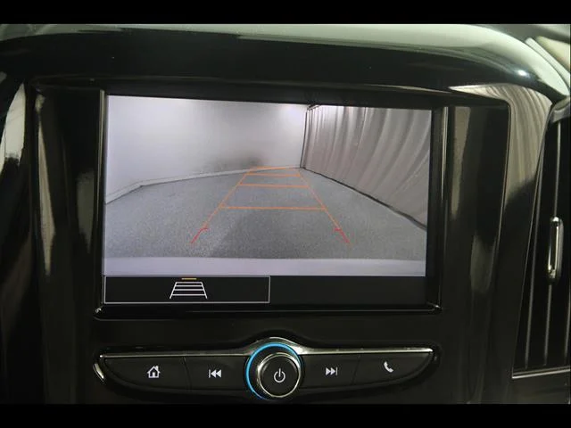 2022 Chevrolet Traverse LS - Photo 13