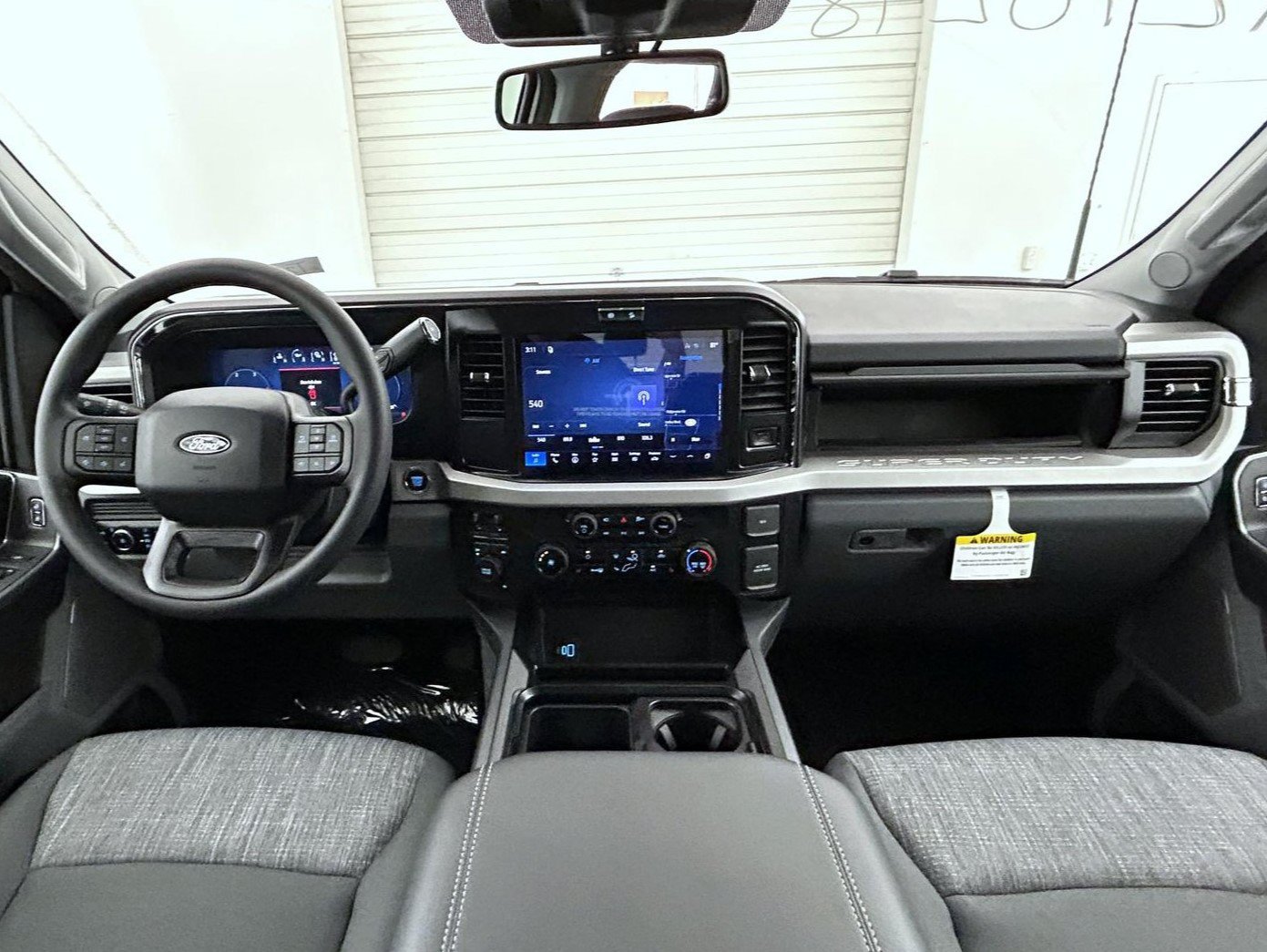 New 2027 Oxford White Ford XLT image 13