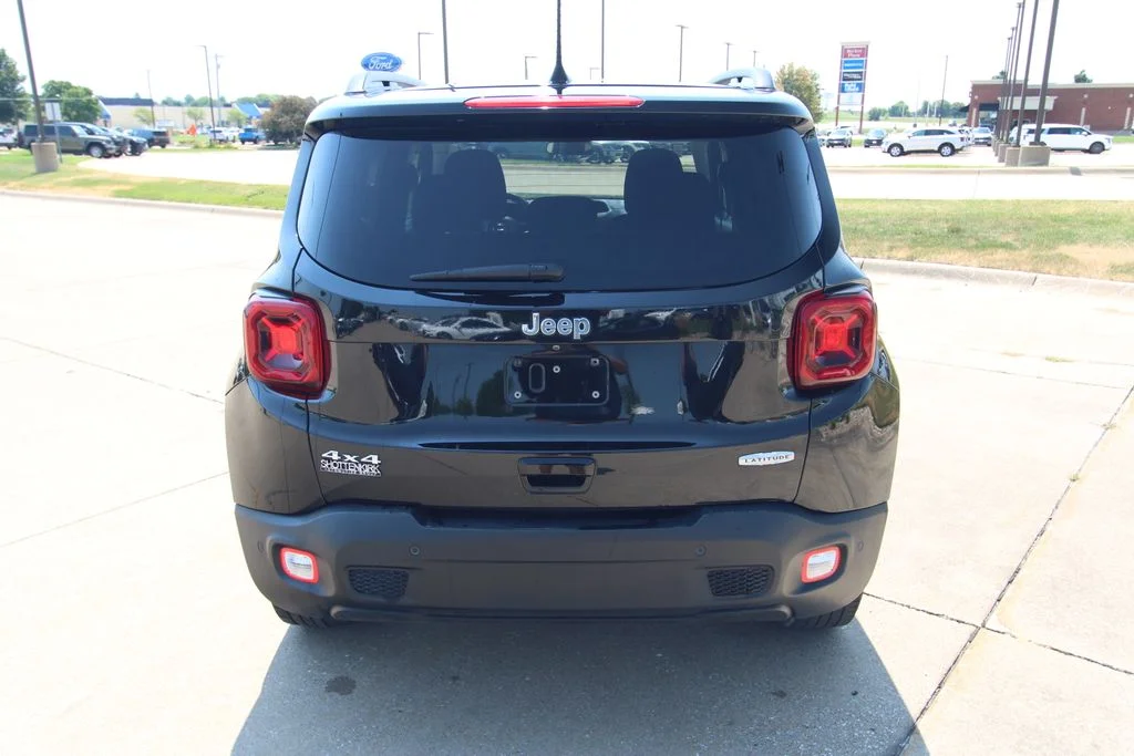 Used 2021 Black Jeep Latitude image 14