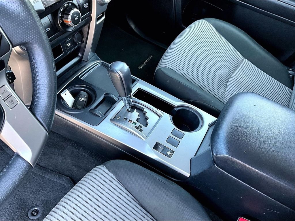 Used 2022 Magnetic Gray Metallic Toyota SR5 image 20