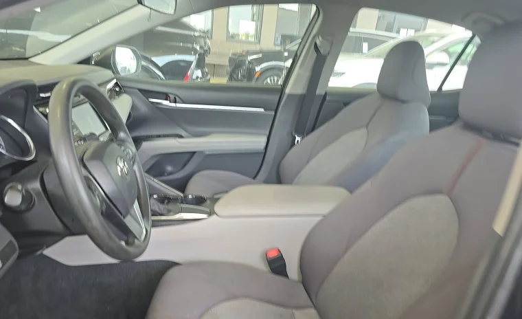 Used 2020 Midnight Black Metallic Toyota LE image 5