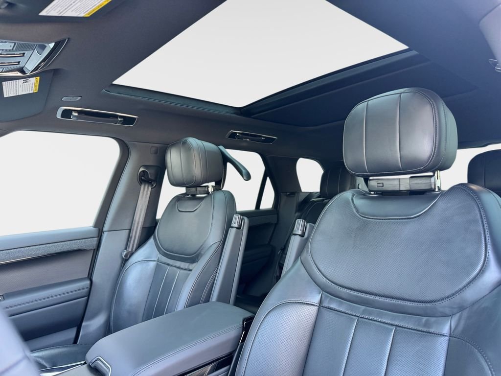 New 2026 Fuji White LAND ROVER Dynamic SE image 27