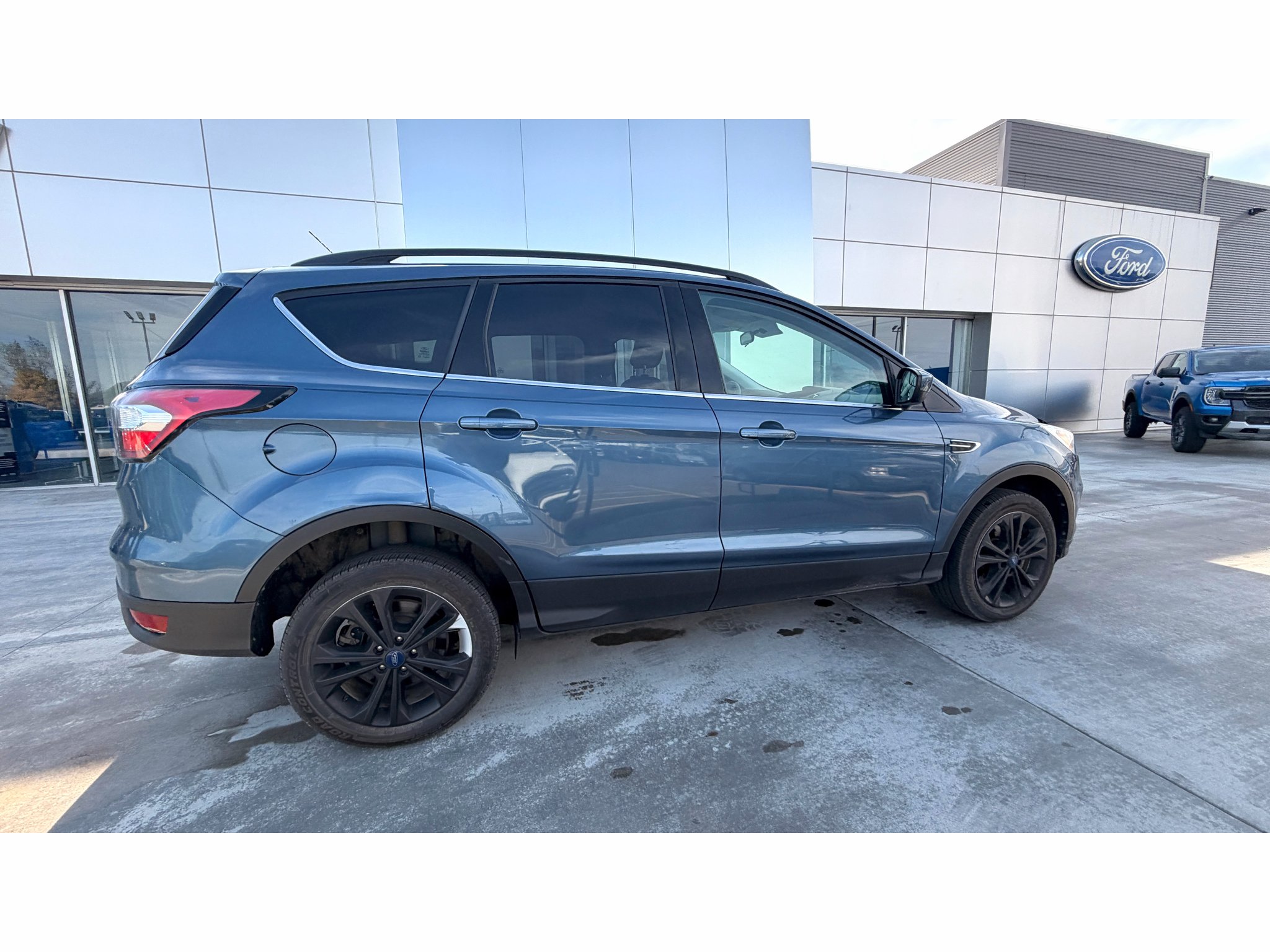 Used 2018 Blue Metallic Ford SE image 8