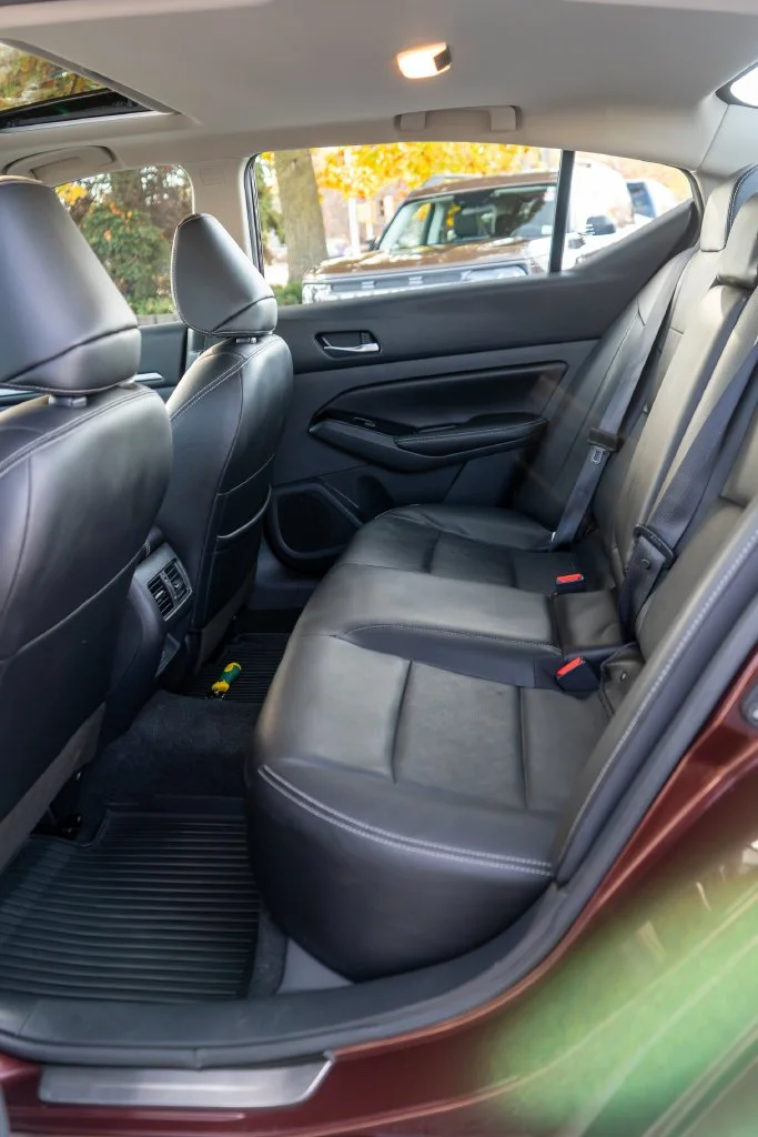 Used 2023 Red Nissan 2.5 SL image 12