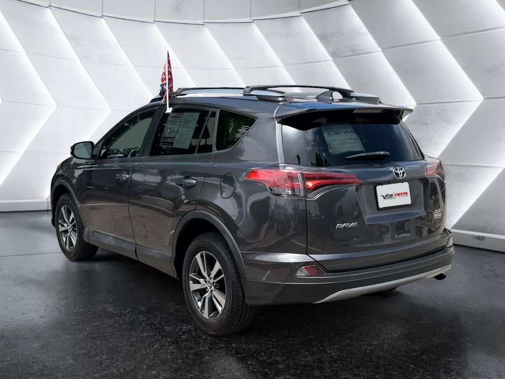 Used 2018 Gray Toyota XLE image 6