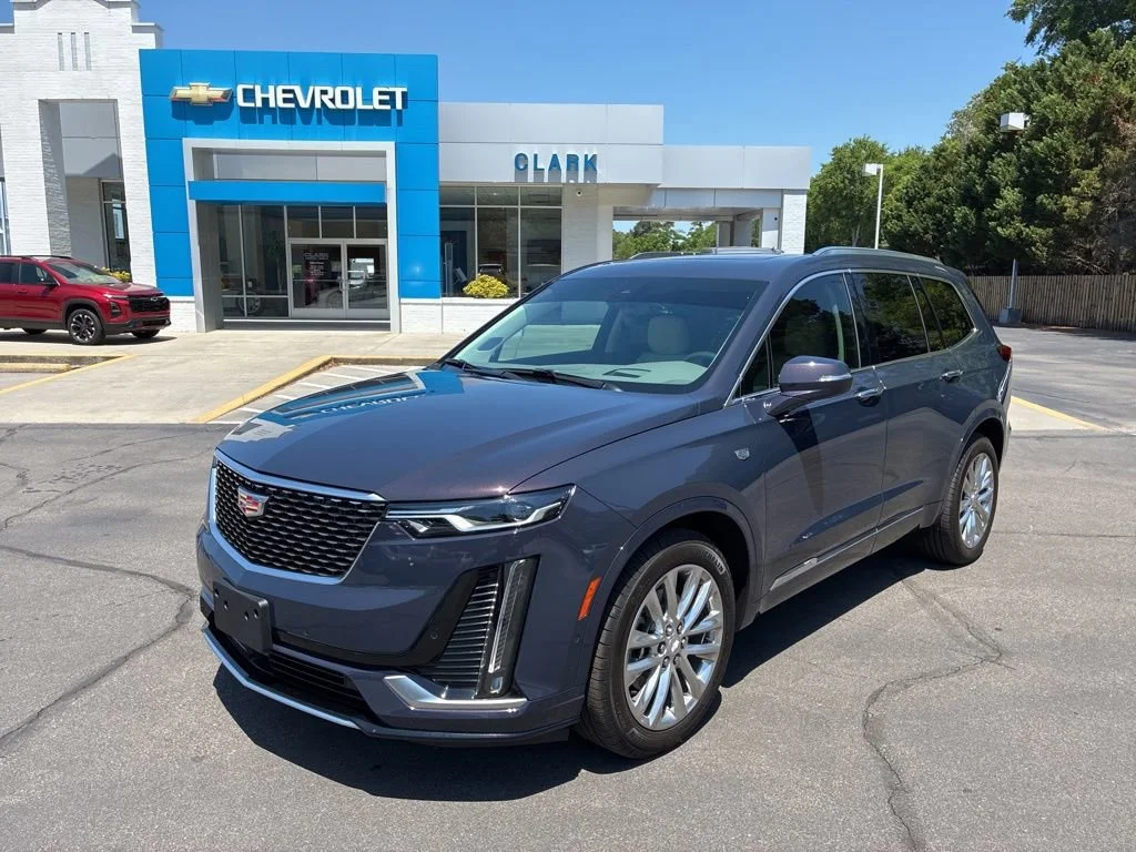 2025 Cadillac XT6 Premium Luxury Auto's photo