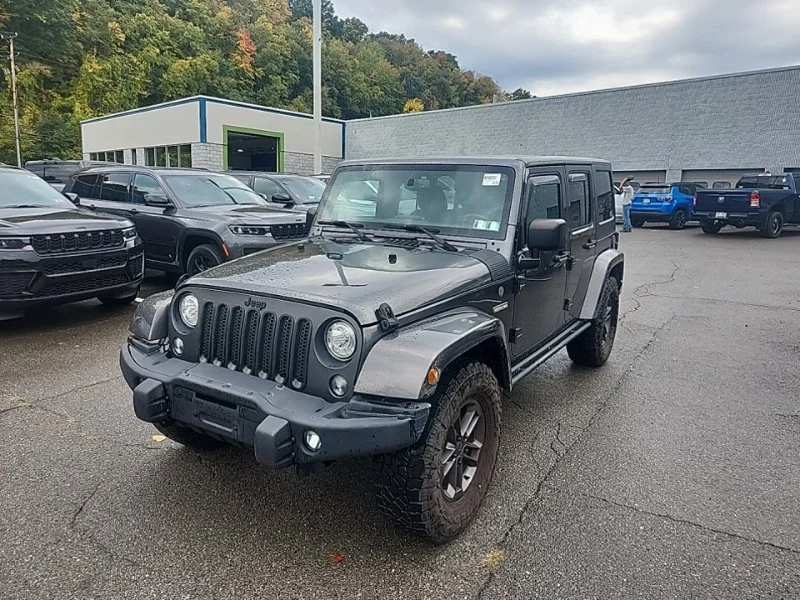 Used 2018 Gray Jeep Unlimited Sport image 3