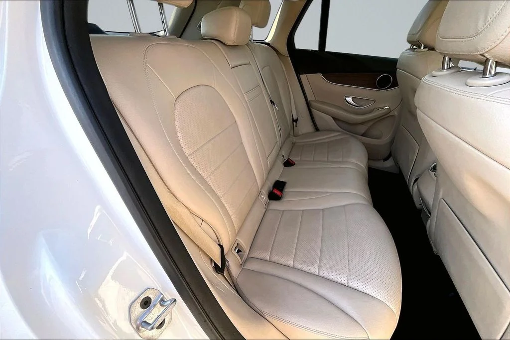 Used 2022 White Mercedes-Benz GLC 300 image 25