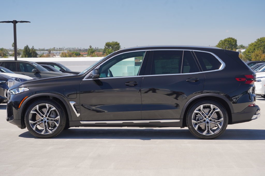 New 2026 Black Sapphire Metallic BMW xDrive50e image 5