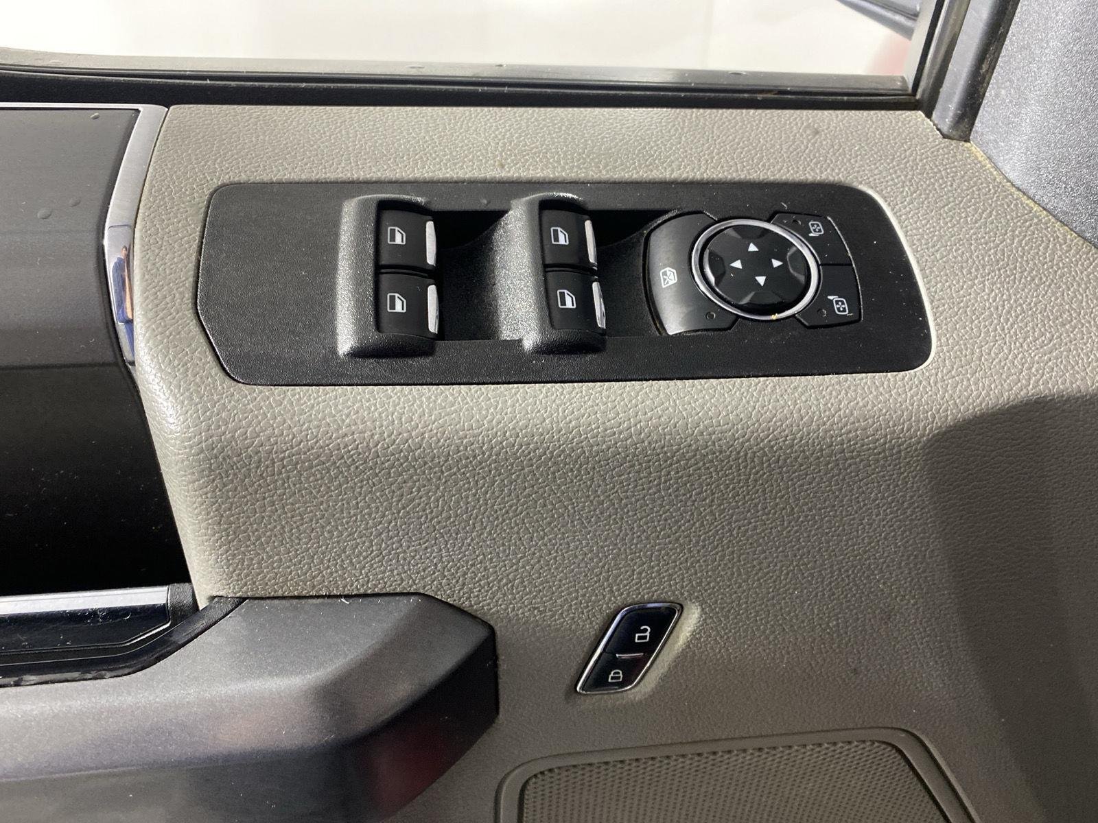 Used 2019 Ruby Red Metallic Tinted Clearcoat/Magnetic Ford XLT image 15