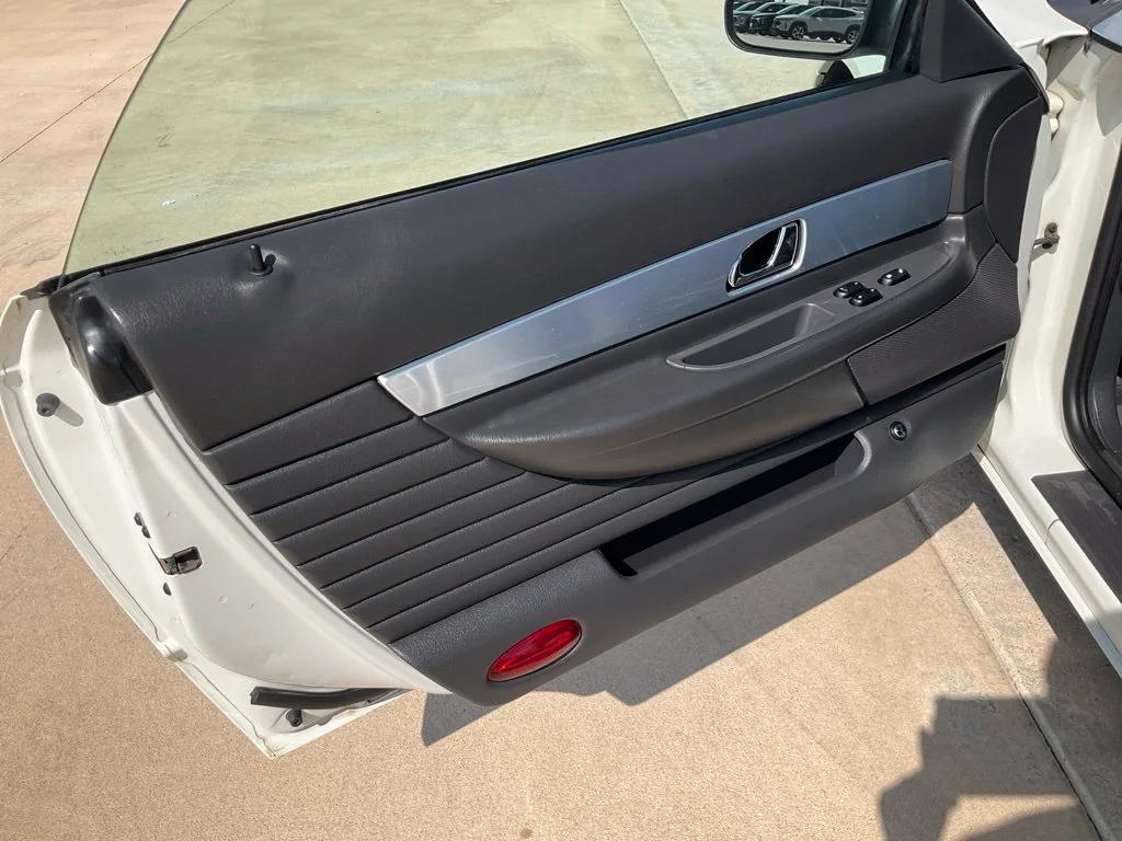 Used 2002 White Ford Base image 4
