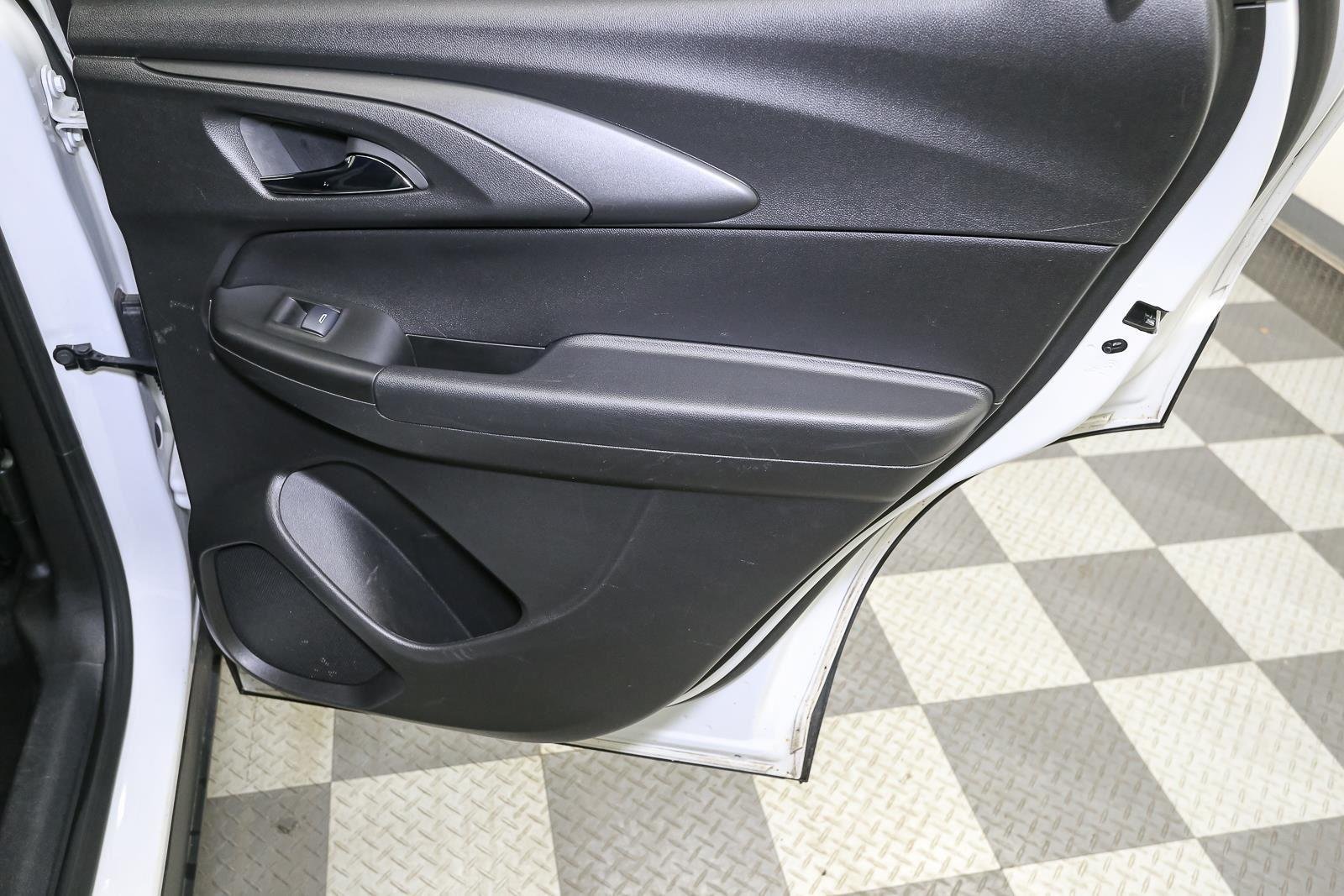 Used 2024 Summit White Chevrolet LT image 20