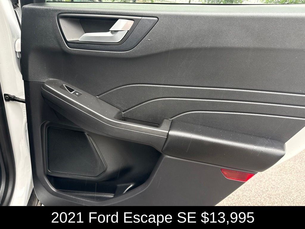 Used 2021 Oxford White Ford SE image 20