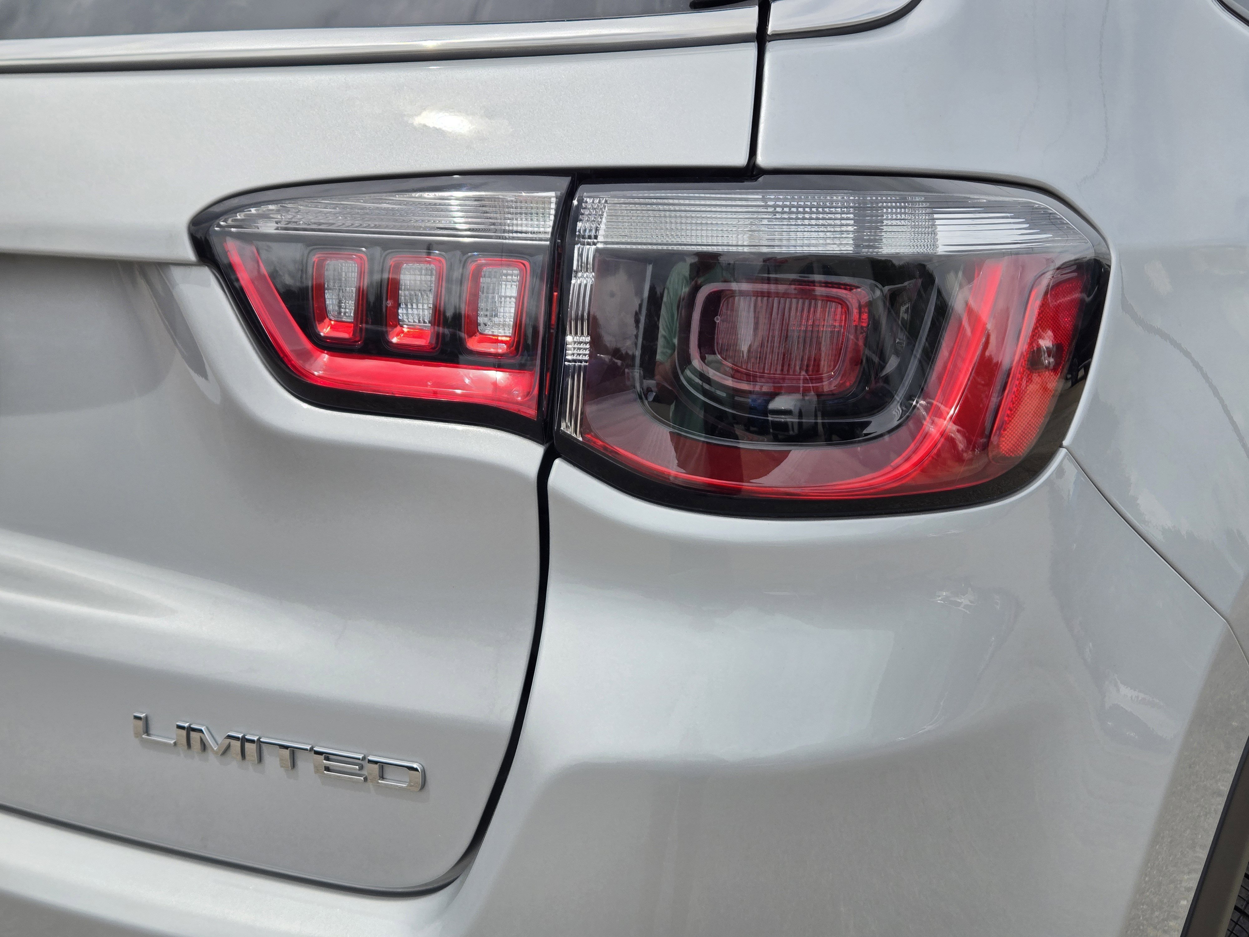 2025 Jeep Compass Limited - Photo 9