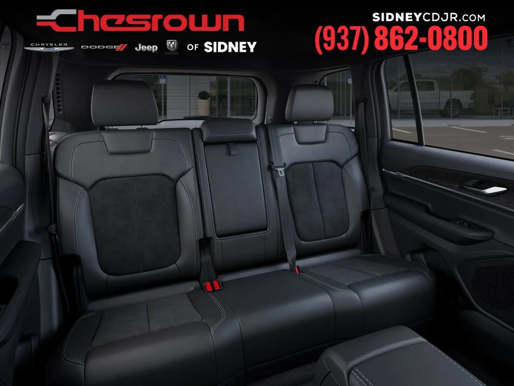 New 2026 Bright White Clear-Coat Exterior Paint Jeep Laredo Altitude image 15