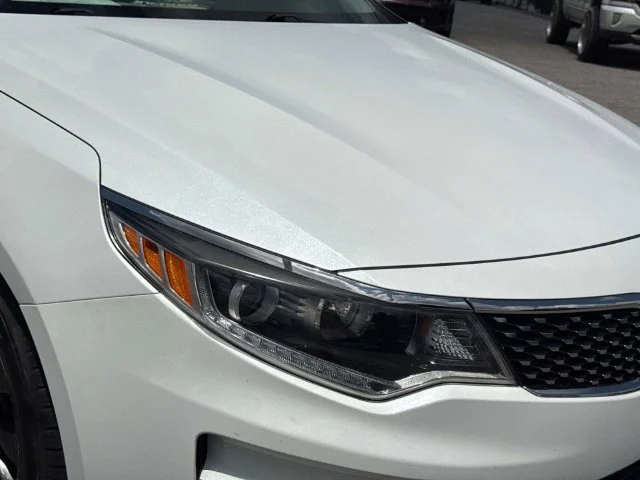 Used 2018 White Kia EX image 11