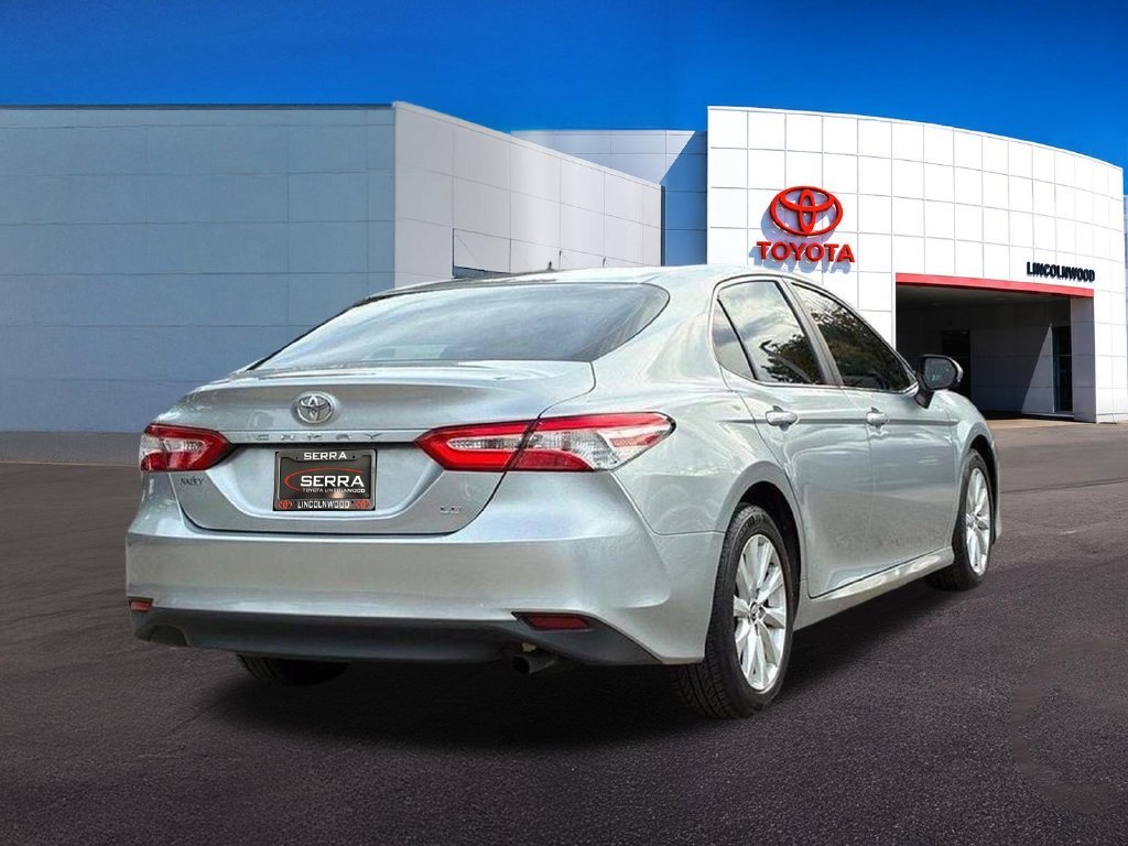 Used 2018 Silver Toyota LE image 12
