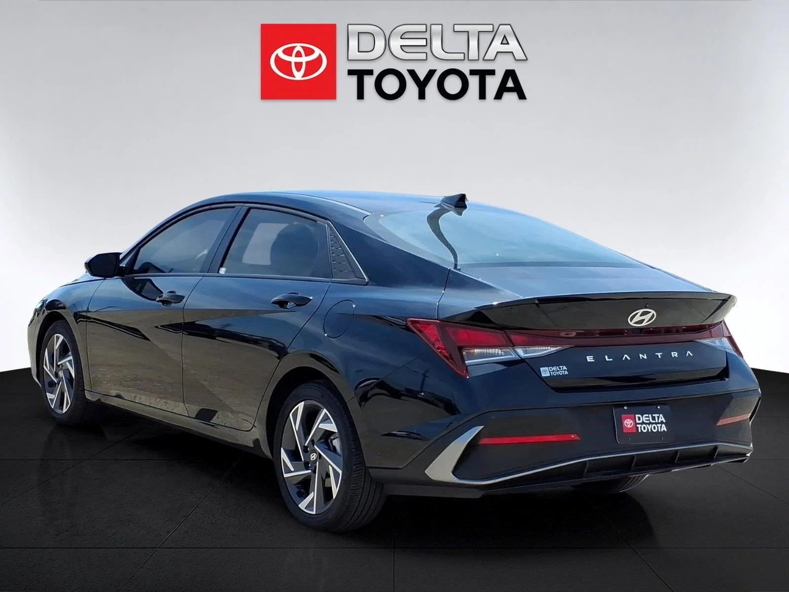 Used 2025 BLACK HYUNDAI SEL SPORT IVT image 3