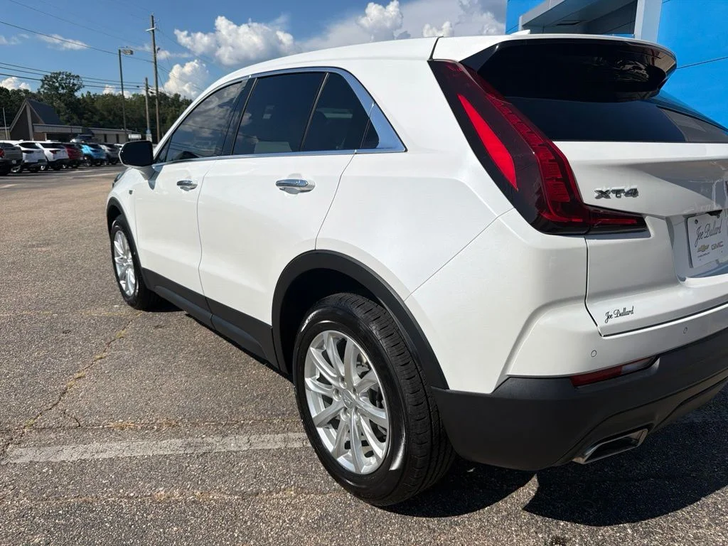 Used 2023 Crystal White Cadillac Luxury image 3