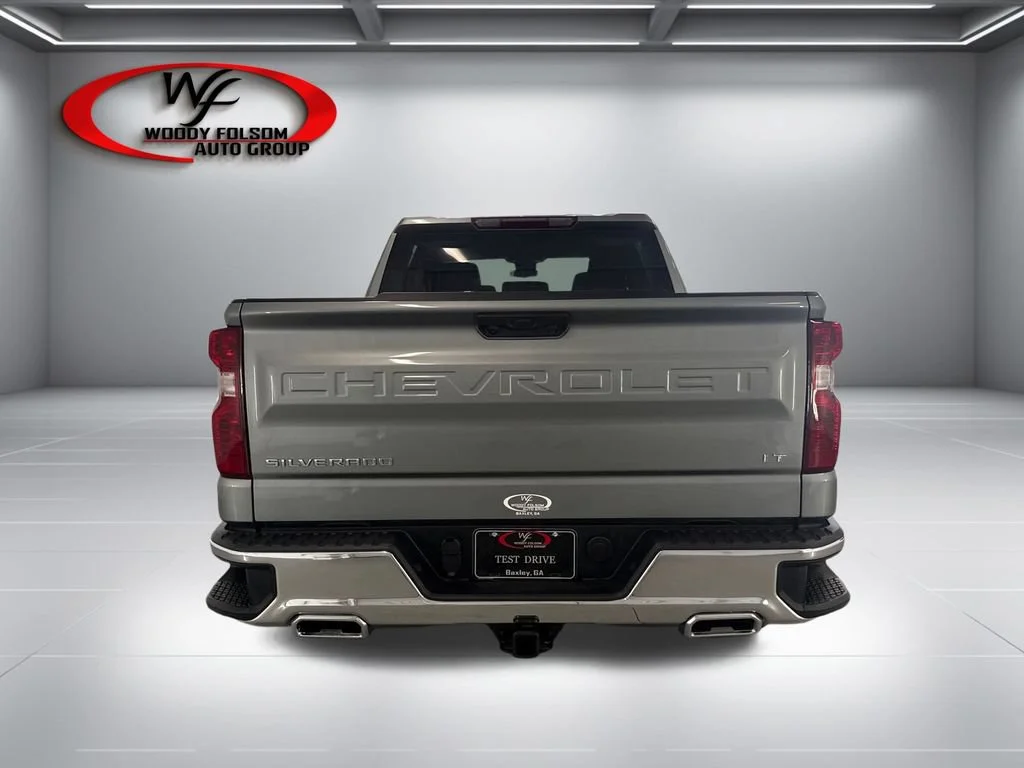 New 2026 Sterling Gray Metallic Chevrolet LT image 7