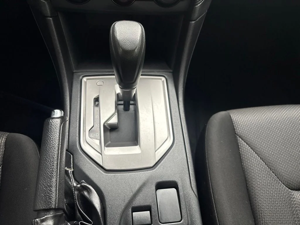 Used 2018 Silver Subaru 2.0i image 25