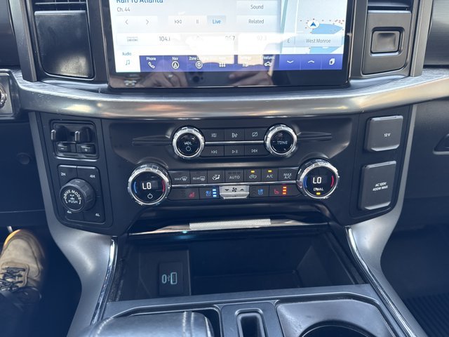 Used 2021  Ford Lariat image 23