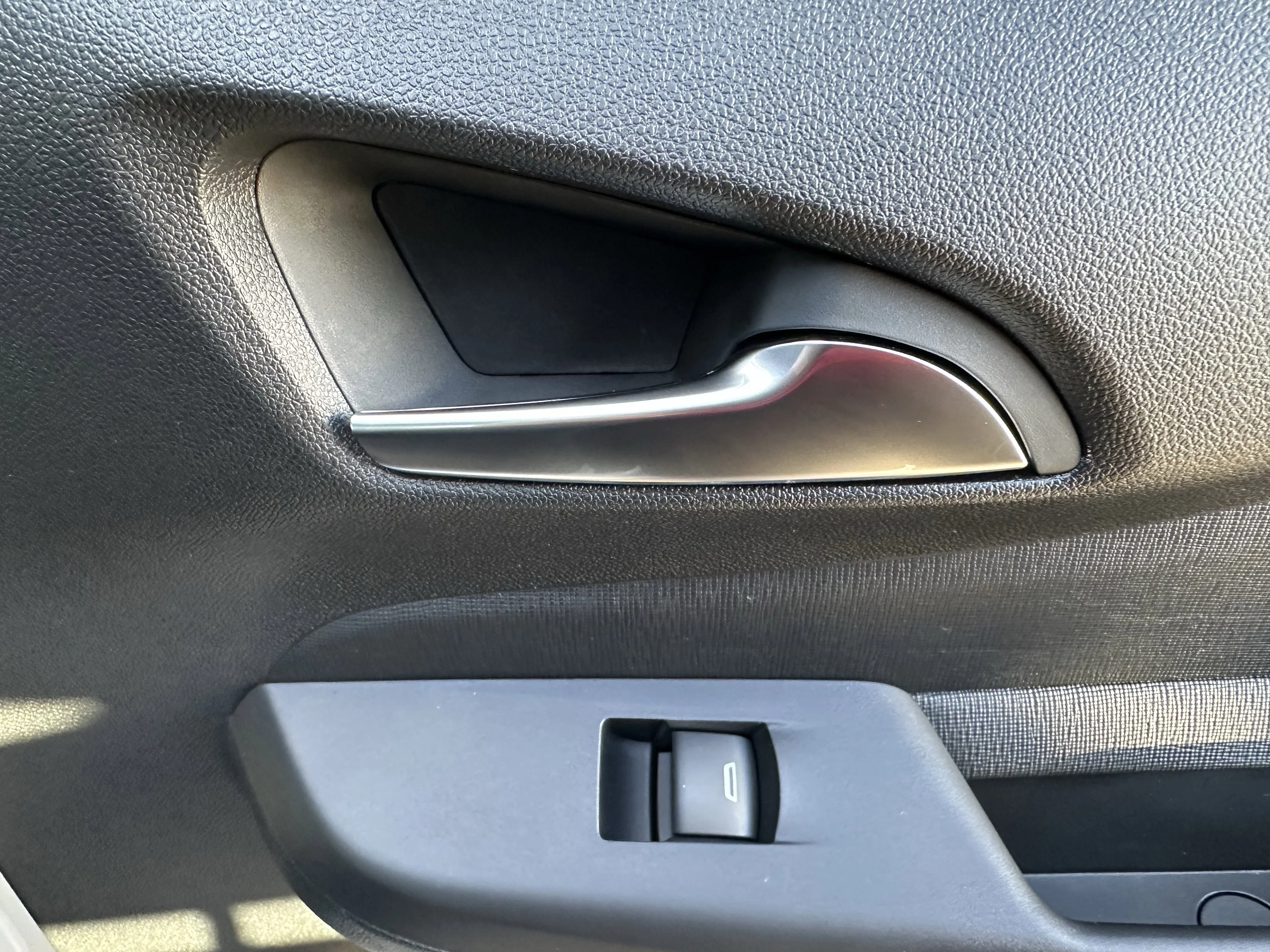 New 2026 White Frost Tricoat Buick Avenir image 21