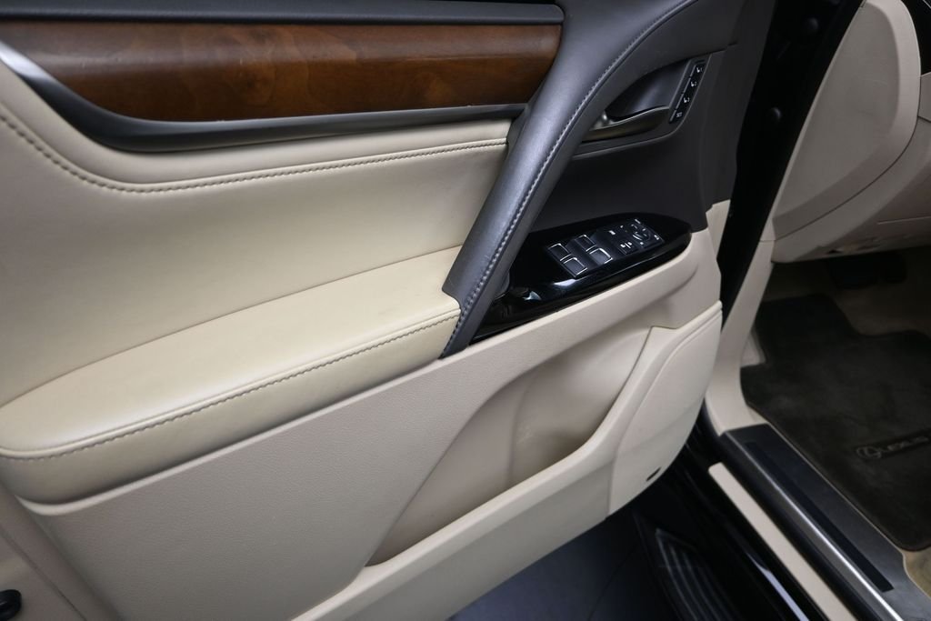 2017 Lexus LX 570 - Photo 11