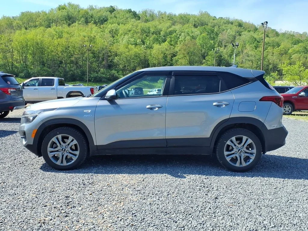 Used 2022 Gray Kia LX image 4