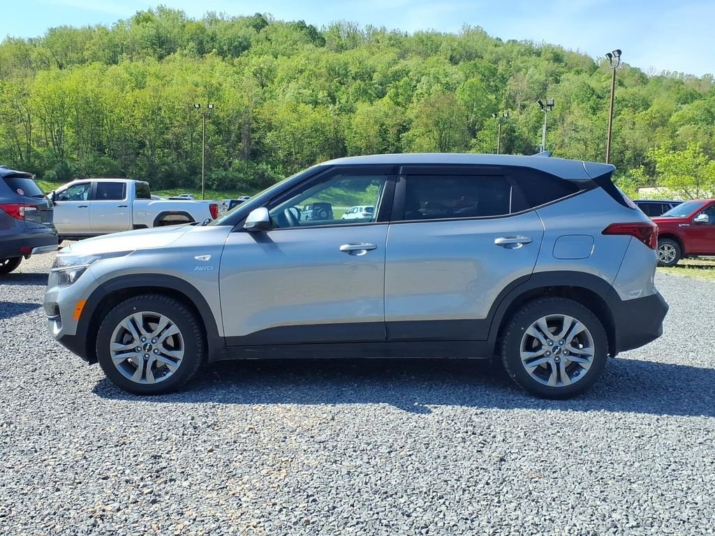 Used 2022 Gray Kia LX image 4