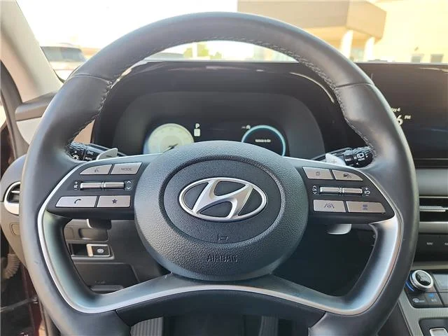 Used 2024 Maroon Hyundai SEL Front-Wheel Drive image 18