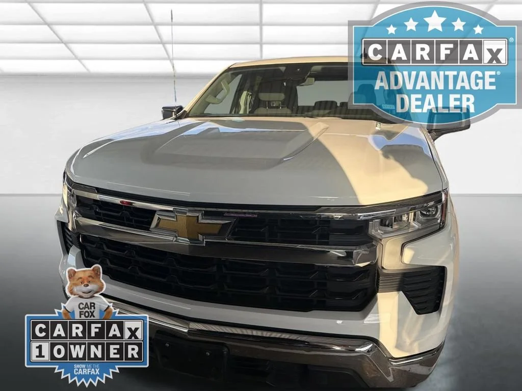 Used 2024 Summit White Chevrolet LT image 7