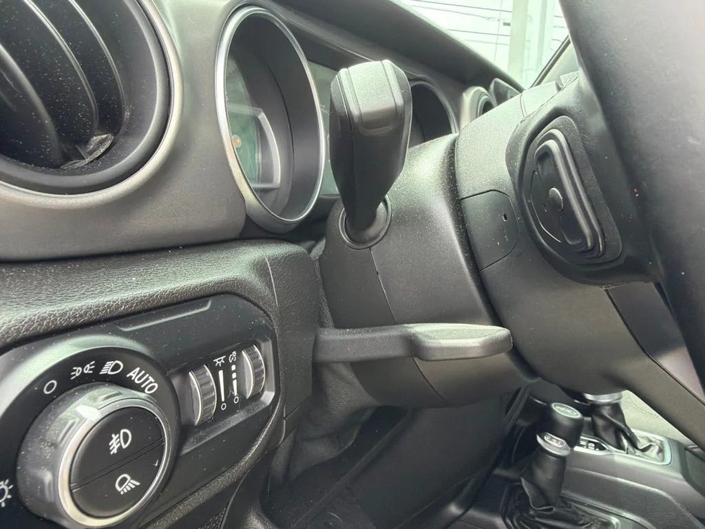 Used 2021 Gray Jeep Sport image 40