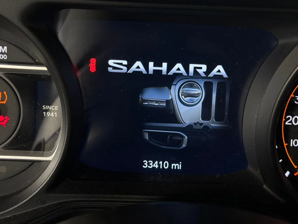 Used 2025 Black Jeep Sahara image 15