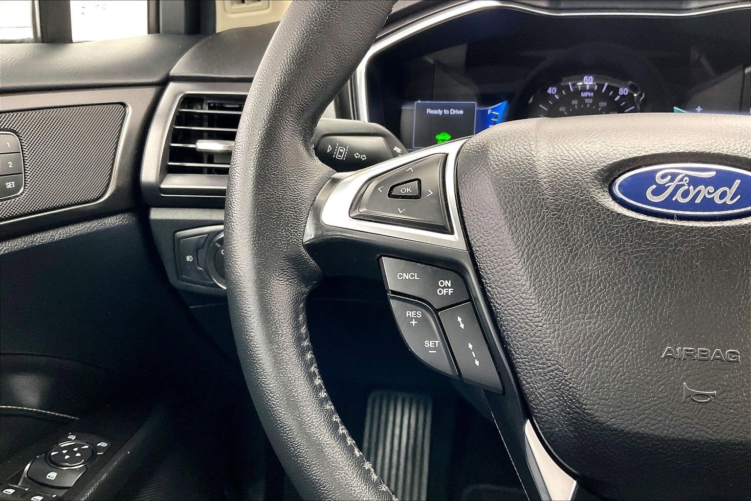 Used 2020 White Platinum Metallic Tri-Coat Ford Titanium image 20