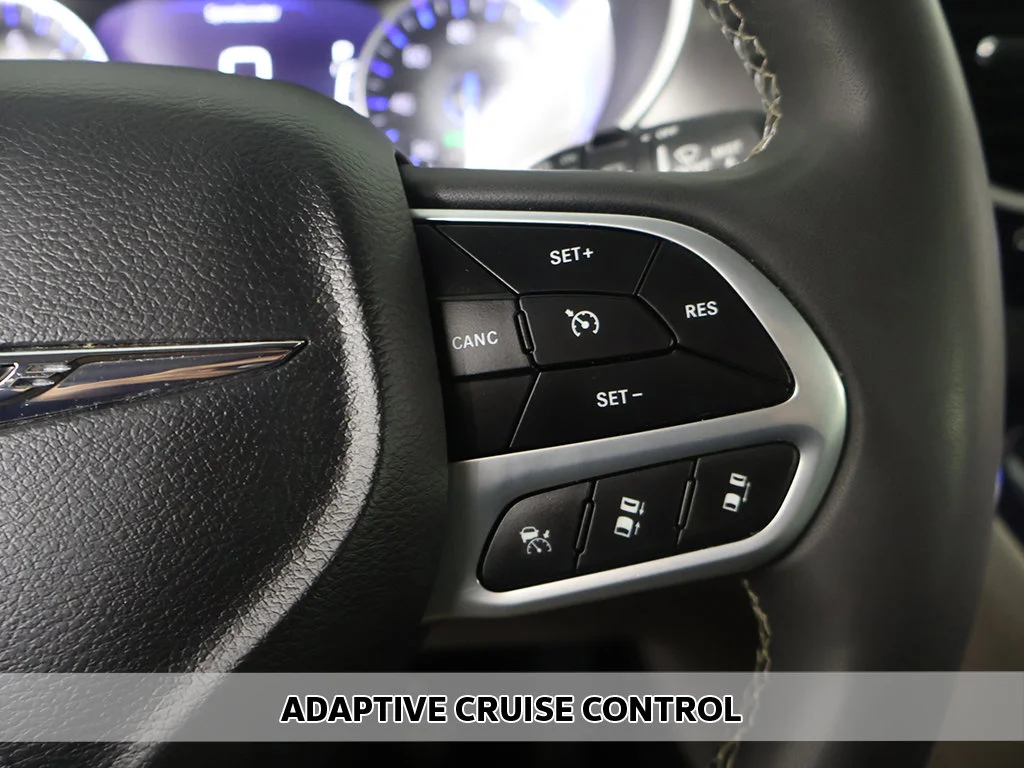 Used 2024 Silver Mist Clearcoat Chrysler Touring L image 3