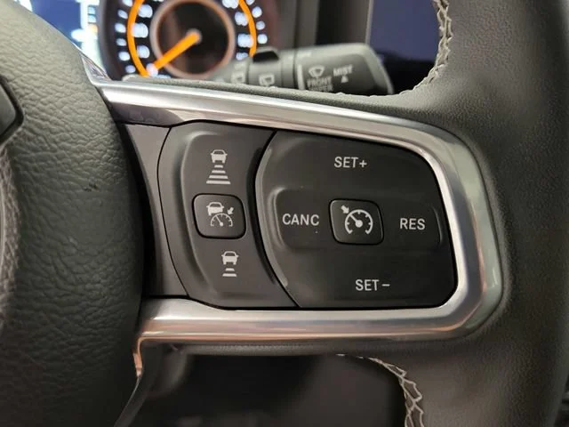 Used 2025 Bright White Cl Jeep Sahara image 30