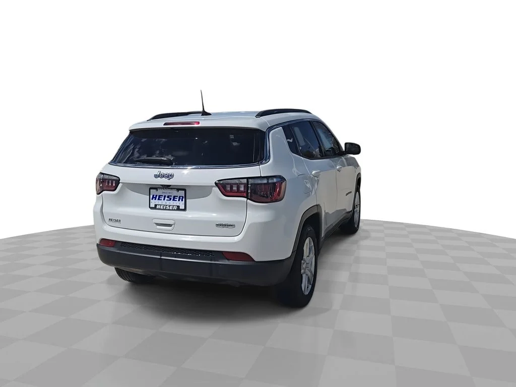 Certified Used 2022 White Jeep Latitude image 8