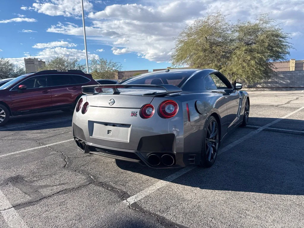 Used 2015 Gray Nissan Premium image 12