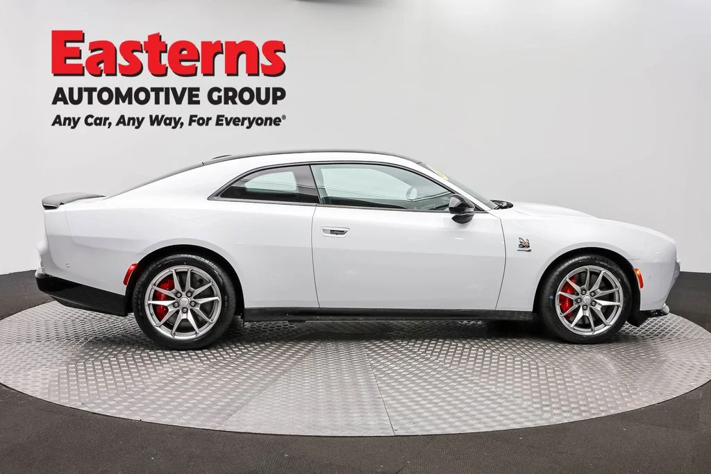 Used 2024 White Dodge R/T Scat Pack image 4