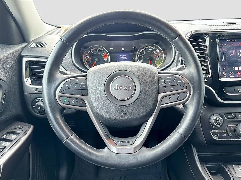 Used 2020 Diamond Black Jeep Limited image 10