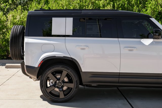 New 2026 Fuji White Land Rover S image 11