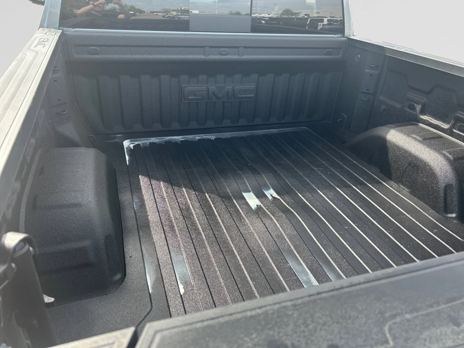 Used 2025 Silver GMC Denali Ultimate Crew Cab image 10