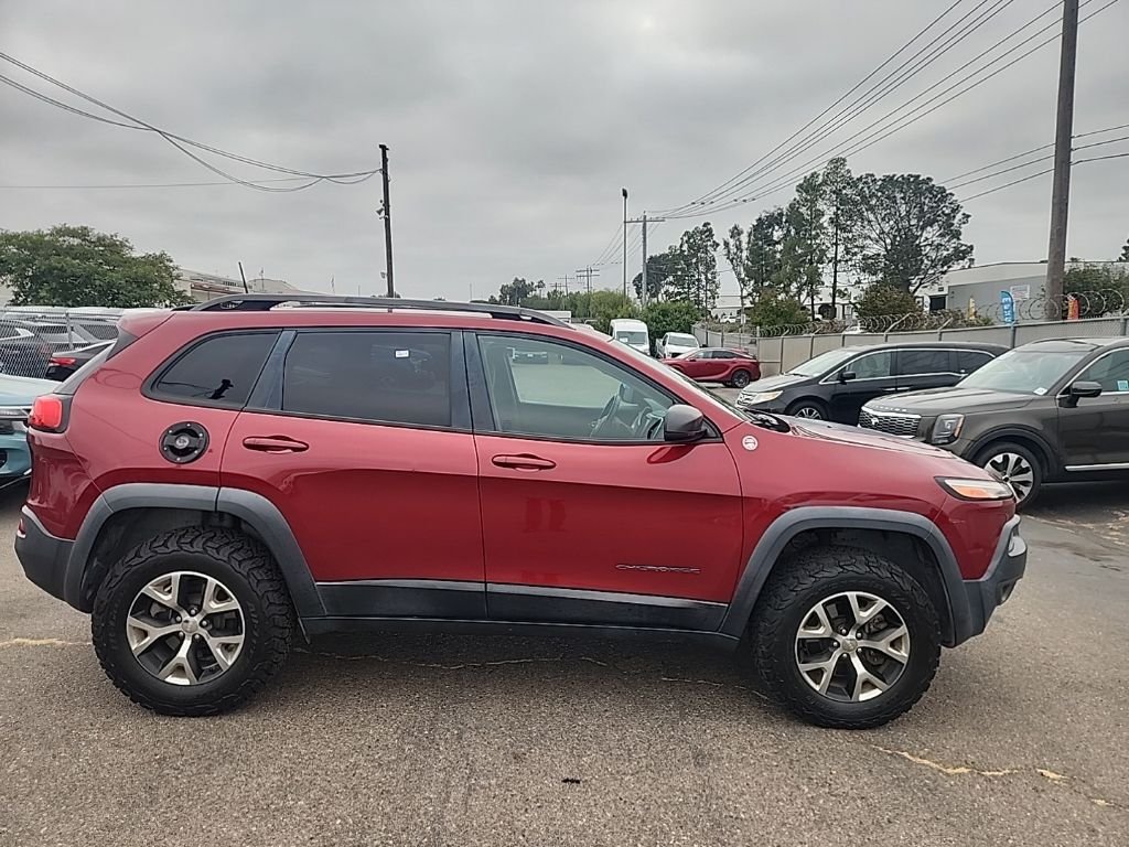 Used 2017 Red Jeep Trailhawk image 16