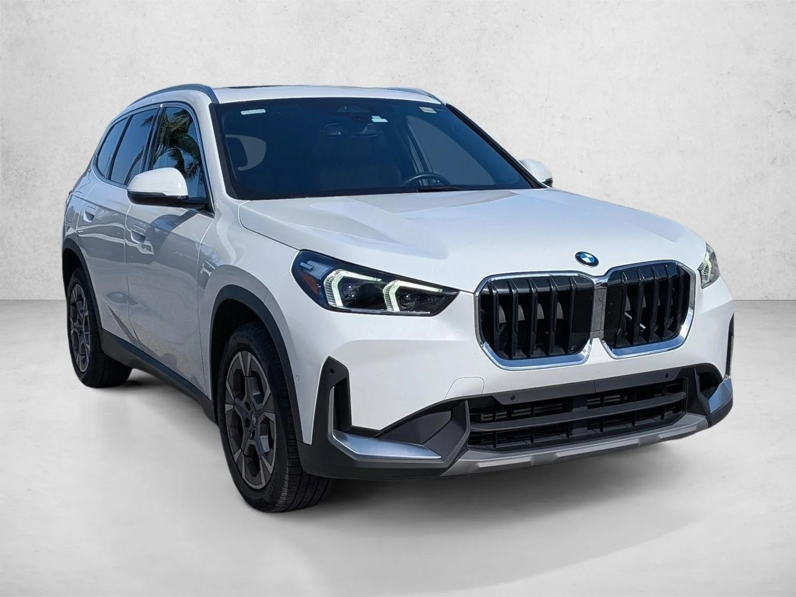 Used 2023 Alpine White BMW xDrive28i image 3