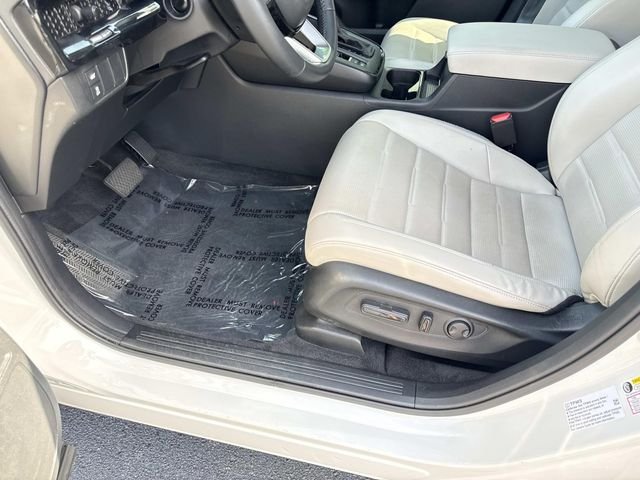 Used 2024 White Honda EX-L image 19